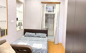 Dodo-Inga'S Apartment